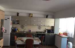 Apartament 2 camere, 40 mp, balcon inchis, zona strazii Stejarului