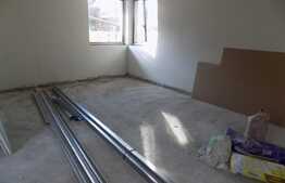 Triplex cu 4 camere, 92 mp utili, teren de 80 mp! Semifinisat! Zona de case!