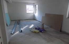 Triplex cu 4 camere, 92 mp utili, teren de 80 mp! Semifinisat! Zona de case!