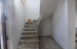 Triplex cu 4 camere, 92 mp utili, teren de 80 mp! Semifinisat! Zona de case!