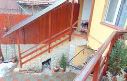 Casa cuplata de 110 mp utili, teren de 190 mp! Zona de case! 