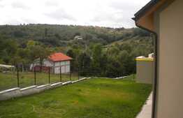 Duplex 200 mp utili, teren de 300 mp, front 20 ml, zona linistita