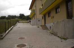 Duplex 200 mp utili, teren de 300 mp, front 20 ml, zona linistita