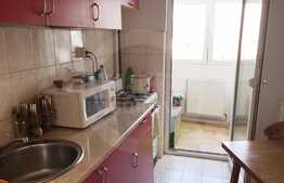 Garsoniera decomandata, 26 mp, etaj intermediar, zona strazii Fantanele