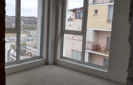 Apartament 4 camere, 83 mp, etaj intermediar, zona Vivo
