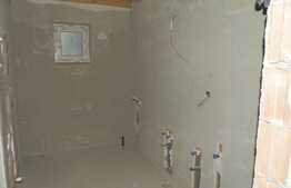 De vanzare 2 camere, 55 mp, semifinisat! Zona strazii Florilor!