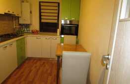 De vanzare 2 camere, 48 mp, decomandat! Gradina de 58 mp! Zona strazii Stejarului!