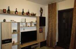 De vanzare 2 camere, 48 mp, decomandat! Gradina de 58 mp! Zona strazii Stejarului!