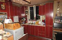 3 camere, 80 mp, balcon inchis, parcare! Zona strazii Tineretului!