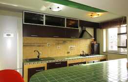 Apartament 4 camere, 100 mp, parcare, zona strazii Frunzisului