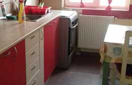 Apartament de vanzare cu 2 camere, 56 mp, parcare cu CF! Zona strazii Eroilor!