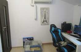 Casa insiruita de vanzare, 130 mp, 187 mp, front 15 ml, zona Carbochim