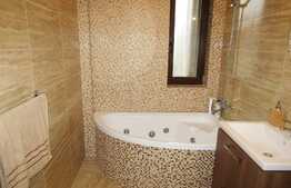 De vanzare 2 camere, 56 mp, modern lux! loc de parcare! Zona strazii Sesul de Sus!