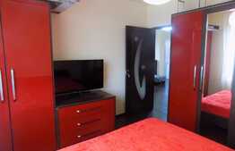 Apartament de vanzare, 3 camere, 64 mp, loc de parcare, zona strazii Florilor