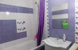 Apartament de vanzare, 3 camere, 64 mp, loc de parcare, zona strazii Florilor