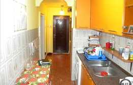 Vanzare apartament 2 camere decomandate cu loc parcare si boxa la subsol