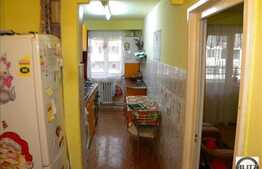 Vanzare apartament 2 camere decomandate cu loc parcare si boxa la subsol
