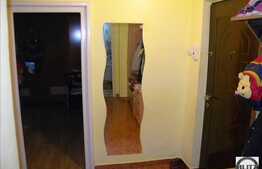 Vanzare apartament 2 camere decomandate cu loc parcare si boxa la subsol