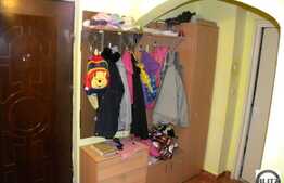 Vanzare apartament 2 camere decomandate cu loc parcare si boxa la subsol