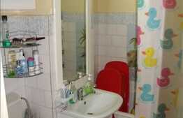 Vanzare apartament 2 camere decomandate cu loc parcare si boxa la subsol