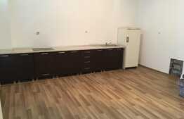 Apartament 3 camere, 82 mp, garaj, zona Piata 1 Mai