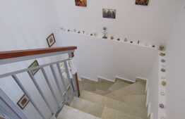 Triplex de 75 mp utili, teren de 185 mp! Zona linistita de case si vile!