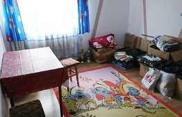 Apartament 3 camere, 57 mp, decomandat, zona strazii Primaverii