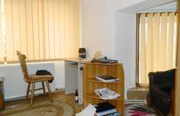 Apartament 3 camere, 110 mp, decomandat, la casa, zona strazii Campului