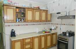 Apartament 3 camere, 110 mp, decomandat, la casa, zona strazii Campului