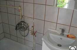 Apartament de vanzare in imobil tip casa! Zona Centrala!