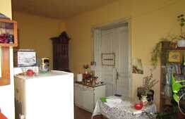 Casa cuplata 60 mp utili, teren de 112 mp, front 12 ml, zona centrala