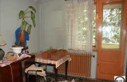 2 cam, 49 mp vizavi de Iulius Mall!