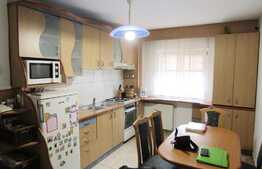 Apartament 3 camere, 63,75 mp, decomandat, parcare, 2 boxe subsol, zona Profi