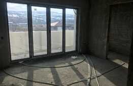 Casa 231 MP util si 607 teren interioare tencuite, instalatii electrice si geamuri termopan! Comision 0%