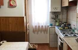 Apartament 3 camere, 60 mp, decomandat, etaj intermediar, zona Aleii Baisoara