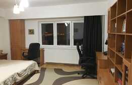 3 camere, 76 mp, decomandat, boxa subsol, parcare, zona Piata Cipariu