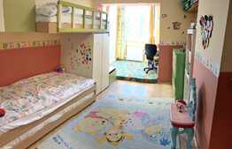 De vanzare 3 camere, 79 mp, decomandat, zona Minerva