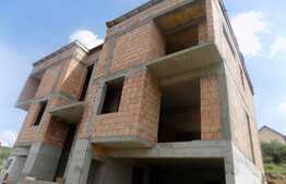 Casa cuplata la pret de apartament!  Zona Vivo! 