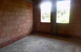 Casa cuplata la pret de apartament!  Zona Vivo! 