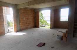 Casa cuplata la pret de apartament!  Zona Vivo! 