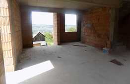 Casa cuplata la pret de apartament!  Zona Vivo! 