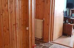 Apartament 3 camere, 68 mp, decomandat, boxa subsol, parcare, zona Aleea Brates