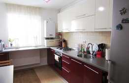 Apartament cu 2 camere, 56 mp, balcon de 8 mp! Zona strazii Eroilor!