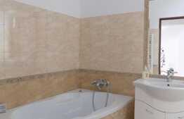 Casa pentru birouri, 250 mp, teren de 260 mp, prima inchiriere, zona strazii Becas