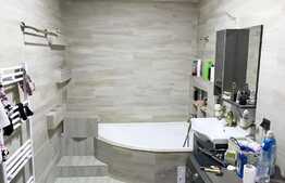 De vanzare 2 camere, 54 mp, balcon de 11 mp! Zona strazii Florilor!