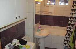 Apartament 3 camere, 64 mp, decomandat, boxa subsol, zona Complexului Nora