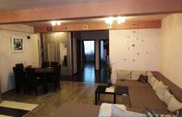 De vanzare 3 camere, 73 mp, LUX! Parcare! Zona strazii Florilor! LA CHEIE!