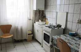 Apartament 4 camere, decomandat, boxa la subsol, 79 mp, zona Colina