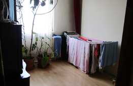 Apartament 4 camere, decomandat, boxa la subsol, 79 mp, zona Colina