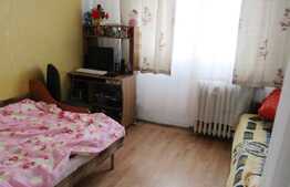 Apartament 4 camere, decomandat, boxa la subsol, 79 mp, zona Colina